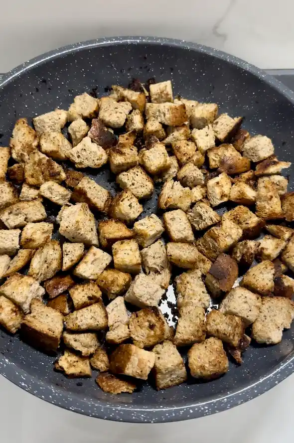 Tavada Baharatlı Kruton