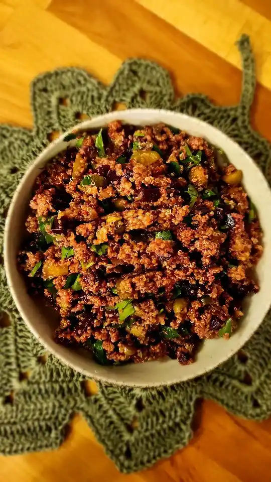 Fırınlanmış Pancarlı Kinoa Kısırı