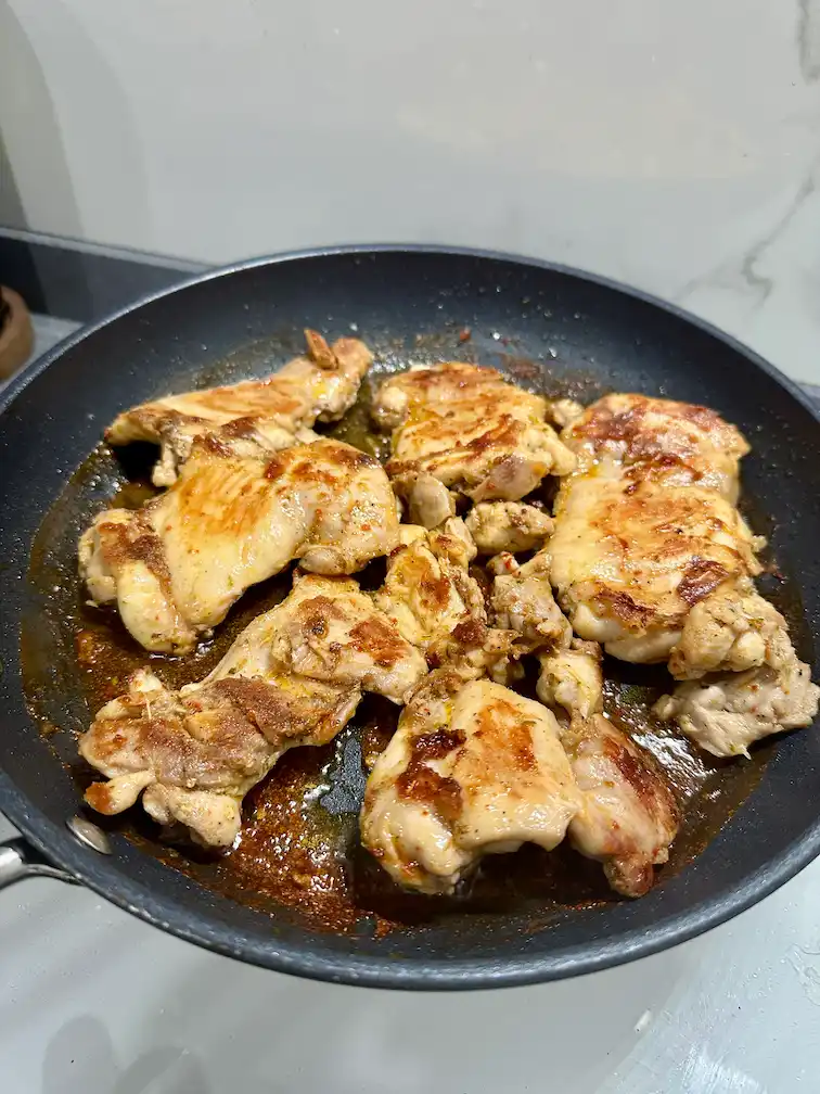 Pratik Tavada Tavuk Tarifi