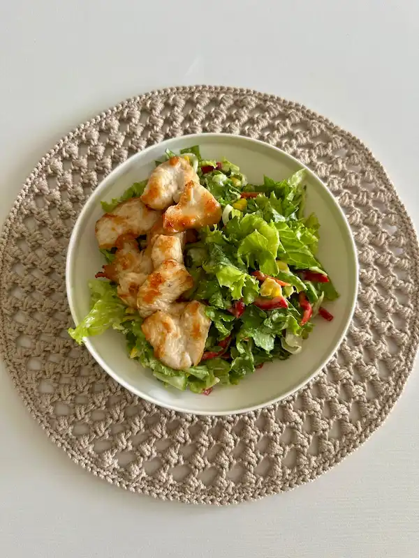 Yoğurtlu Hardallı Salata