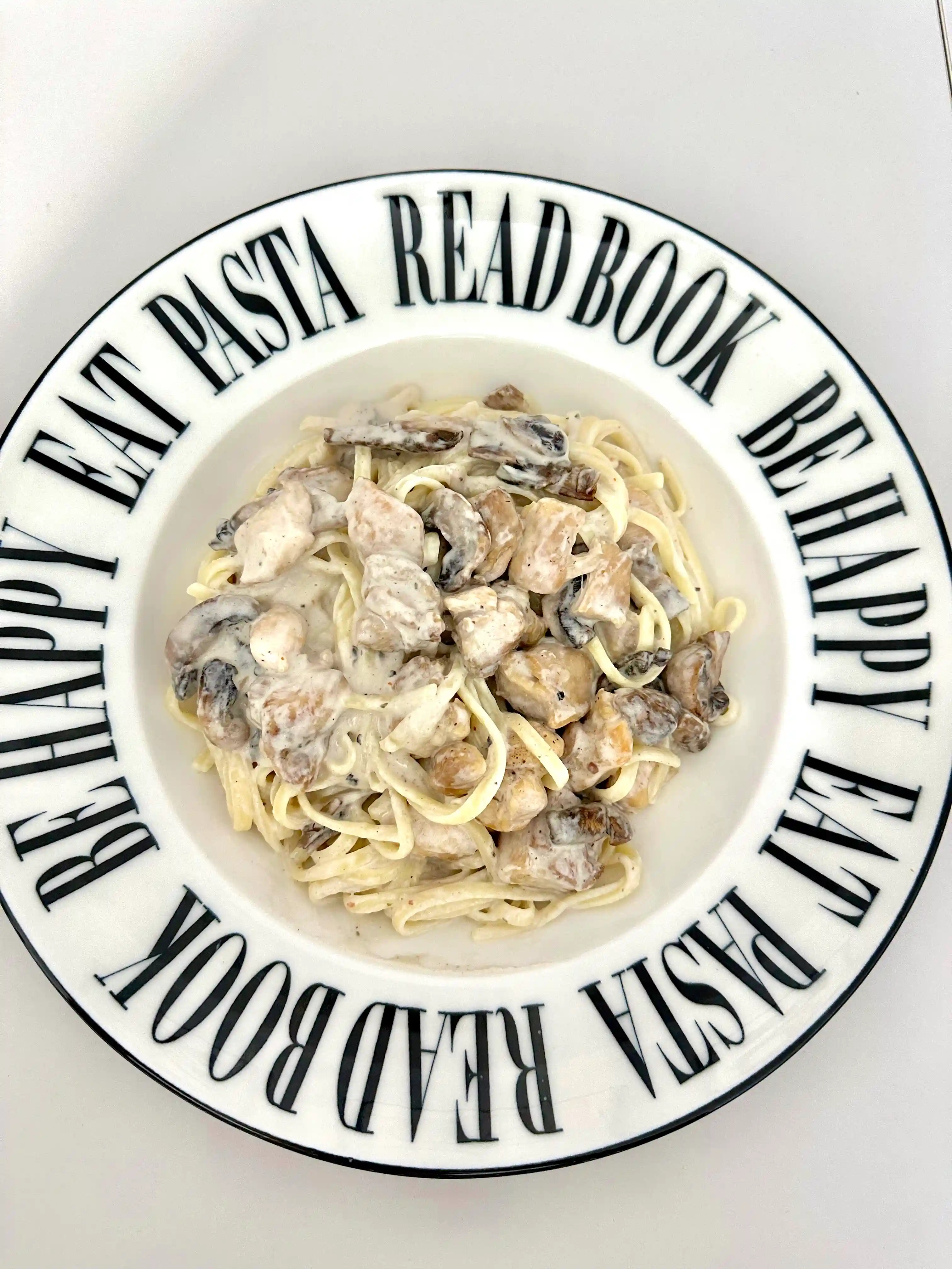 Kremalı Tavuklu Mantar Makarna