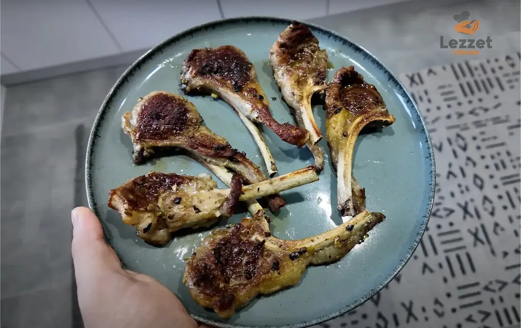 Döküm Tavada Lokum Gibi Kuzu Pirzola Tarifi