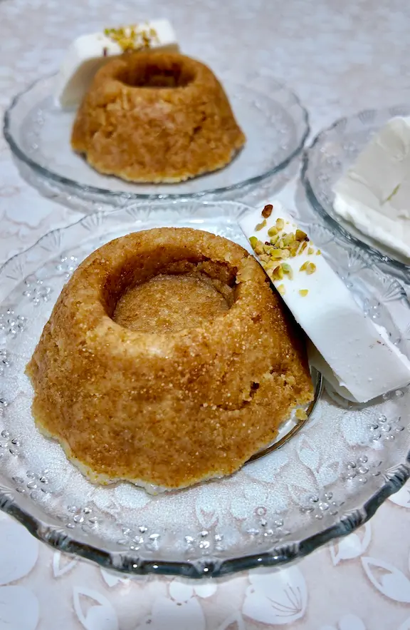 Sütlü Unlu İrmik Helvası